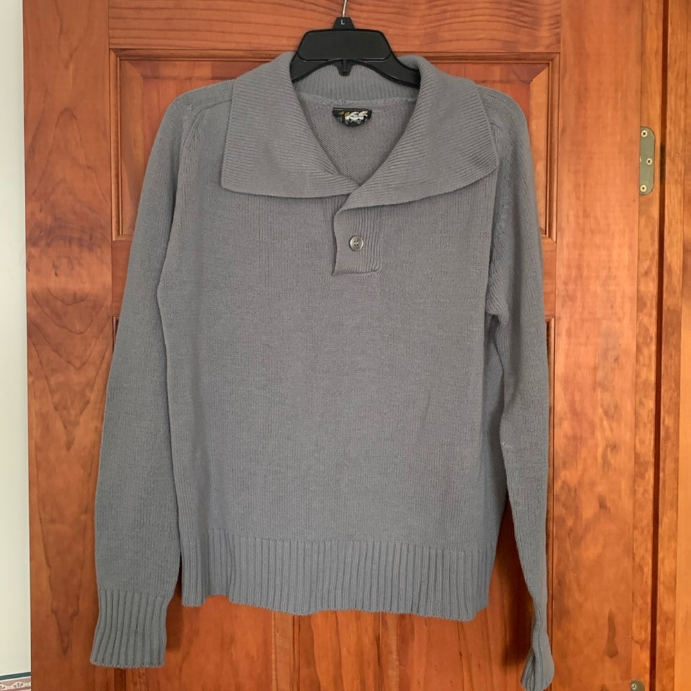 Men’s Sweater-Large
